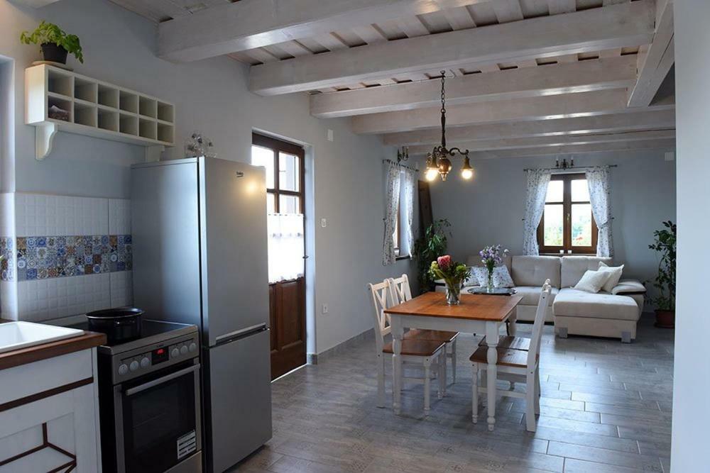 Casa Beata Vila Lesencetomaj Exterior foto